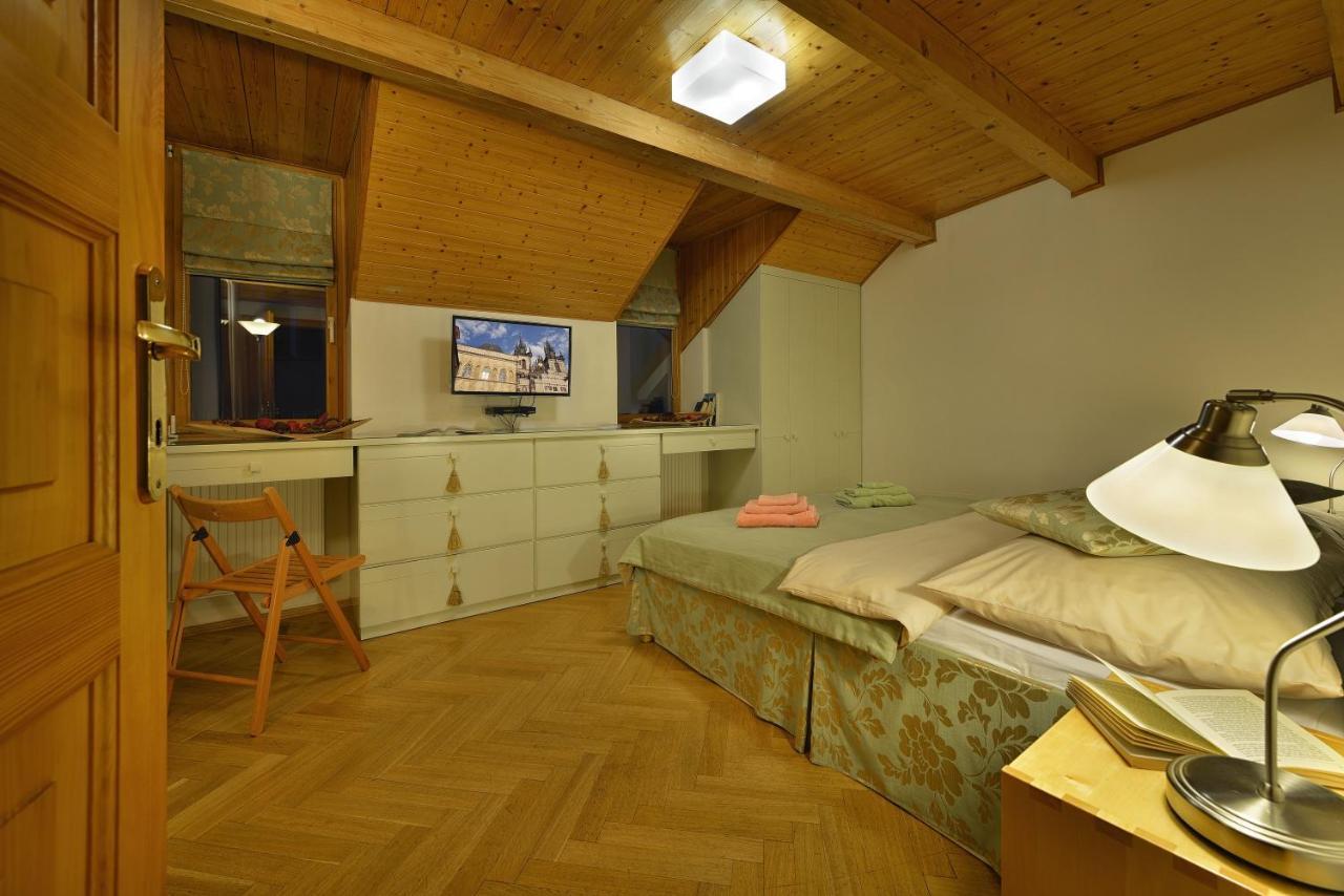 Old Town Apartments Tyn Praag Buitenkant foto